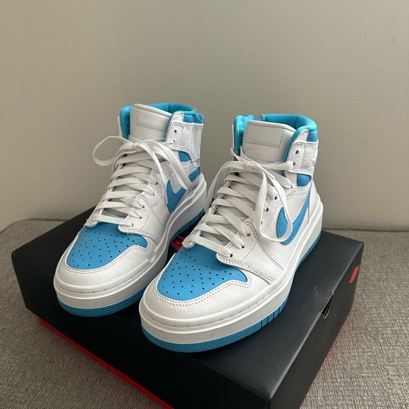 Woman’s Nike Air Jordan 1 Elevate High - Picture 4 of 4